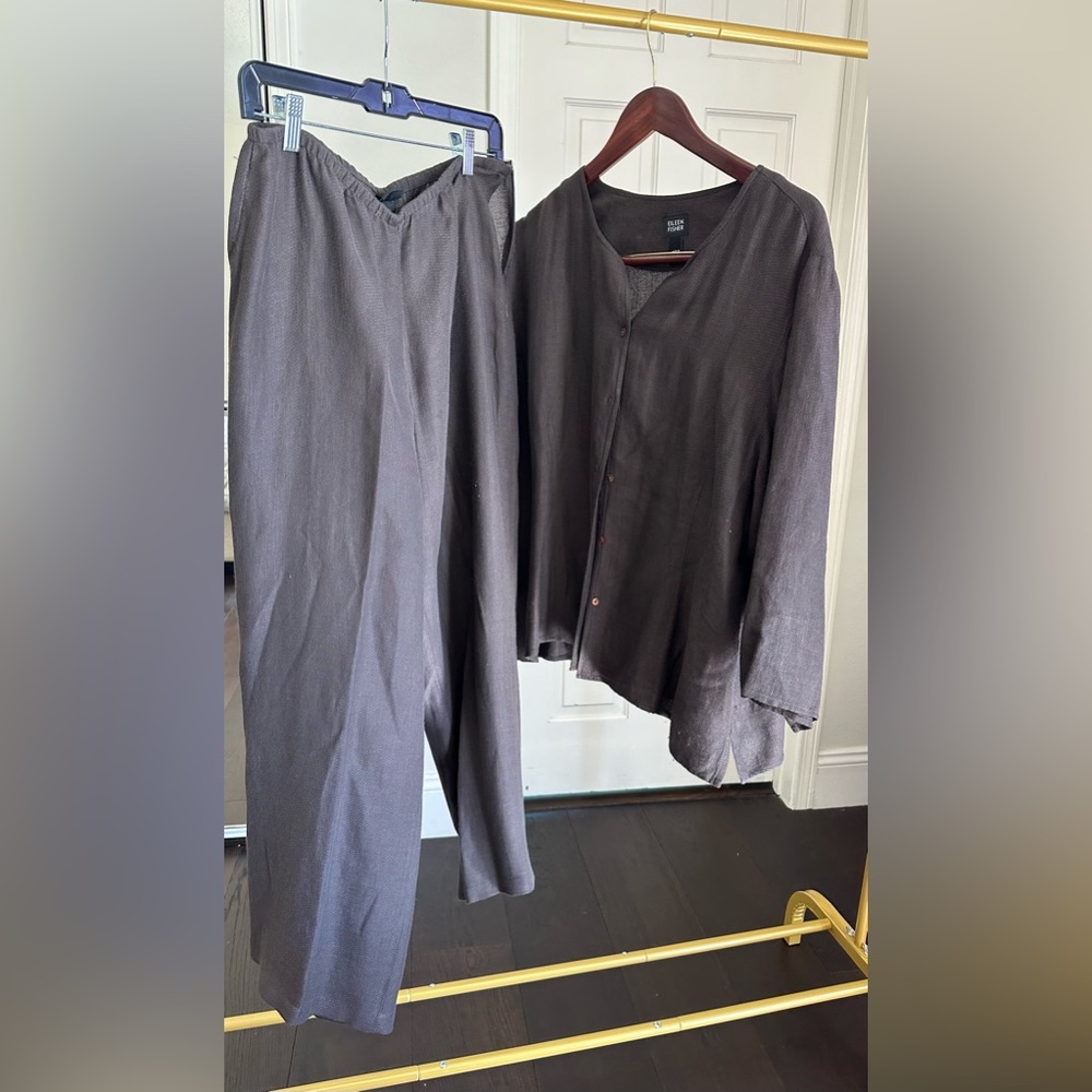 Eileen Fisher pant and top suit. Coffee brown.